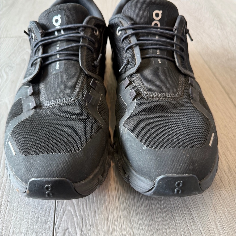 On Running Men's Black Shoes Cloud 11